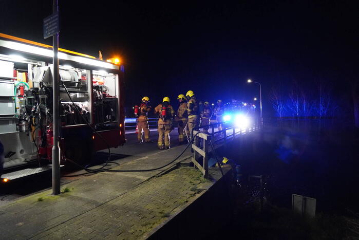 Kleine boot vat vlam