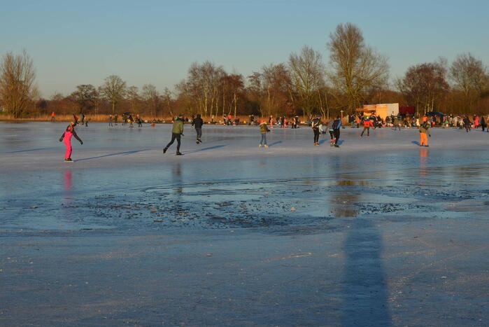 Schaatspret op natuurijs