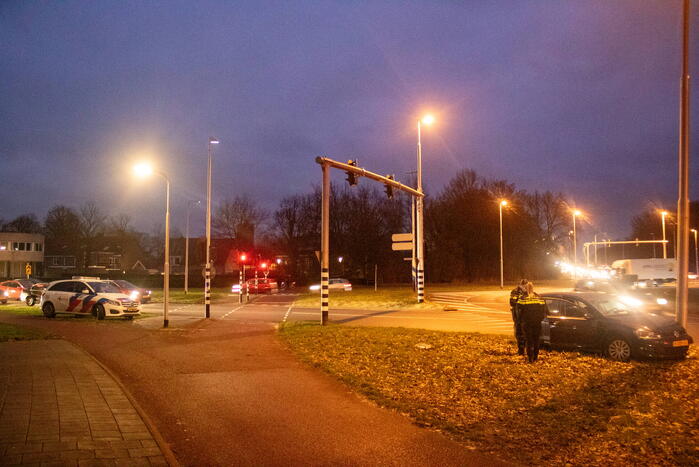 Twee gewonden bij ongeval tussen auto en paal