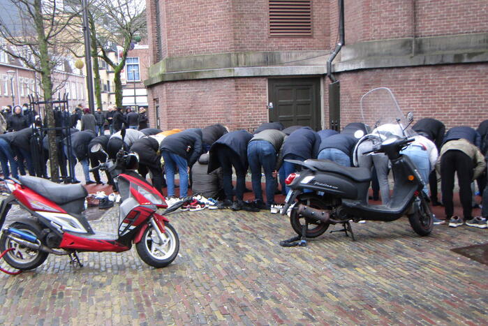 Tegendemonstratie na aankondiging verbranden van Koran