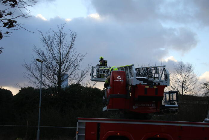 Brandweer ingezet voor brand op dak