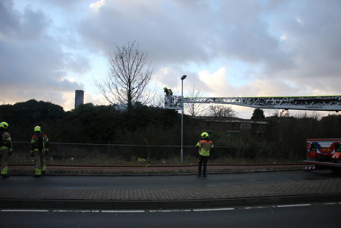 Brandweer ingezet voor brand op dak