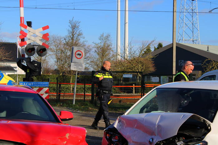 Twee voertuigen met elkaar in botsing