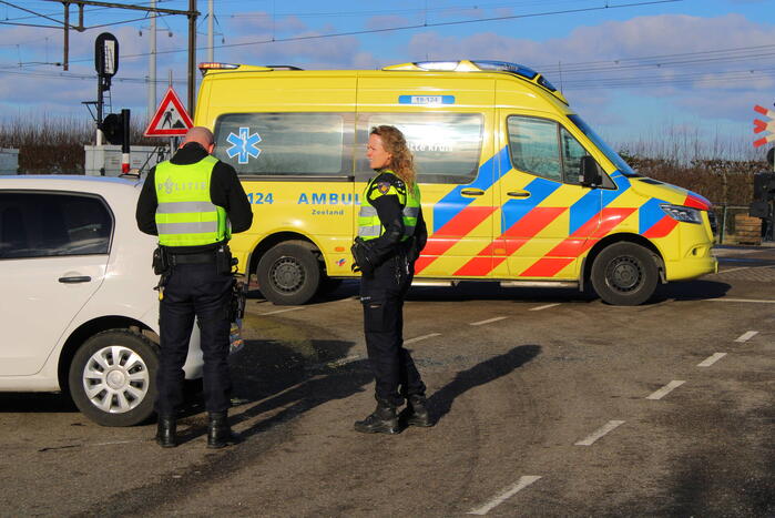 Twee voertuigen met elkaar in botsing