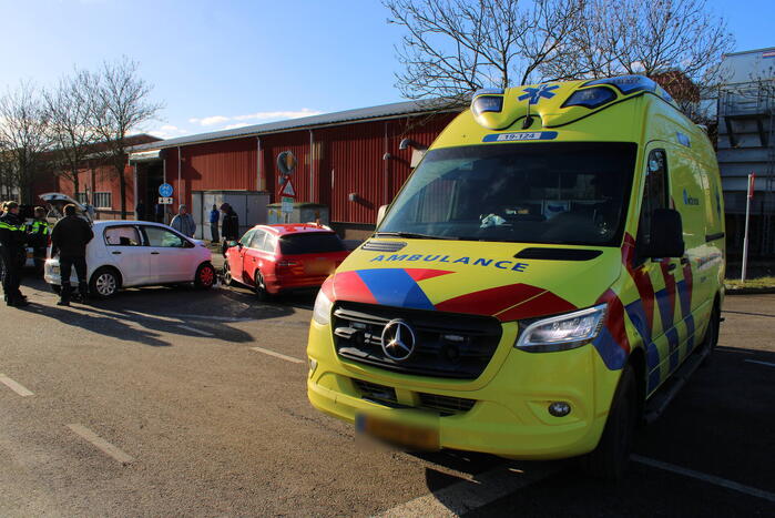 Twee voertuigen met elkaar in botsing
