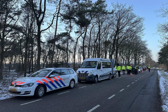 Grote politiecontrole bij Camping Bakel