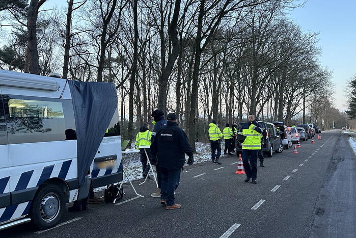 Grote politiecontrole bij Camping Bakel