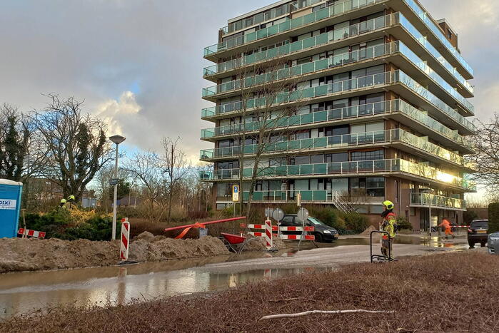 Gas en waterleidingbreuk zorgen voor gevaarlijke situatie