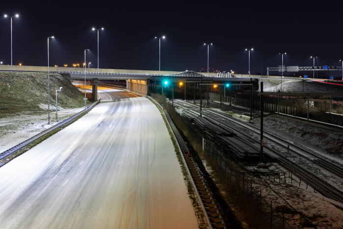 Veel files door gladheid