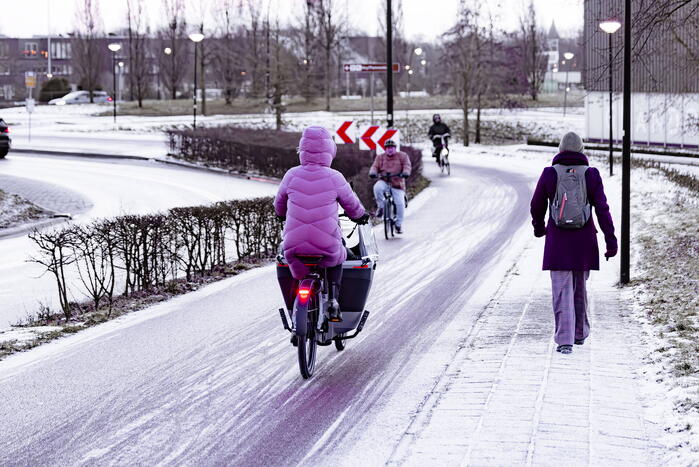 Keistad bedekt onder dun laagje sneeuw