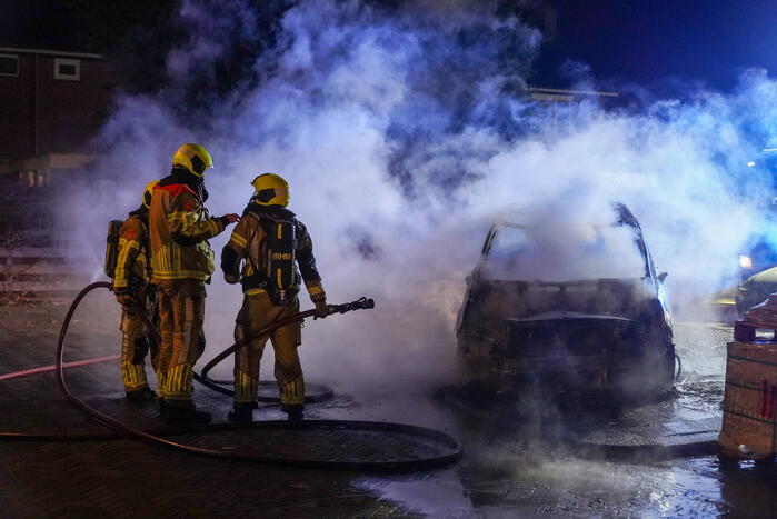 Voertuig volledig uitgebrand