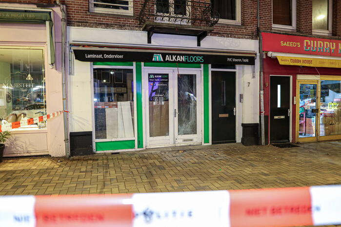 Flinke schade door explosie bij winkelpand