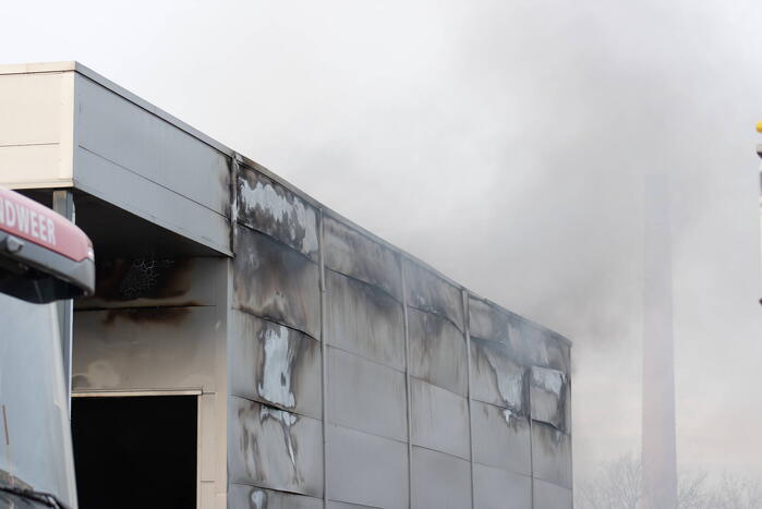 NL-alert voor grote brand in bedrijfspand