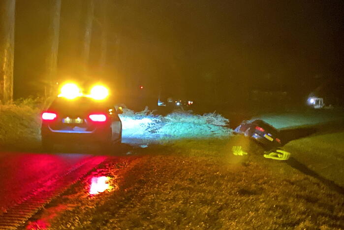 Automobilist belandt in greppel