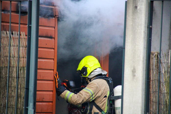 Kortsluiting veroorzaakt felle brand in schuur