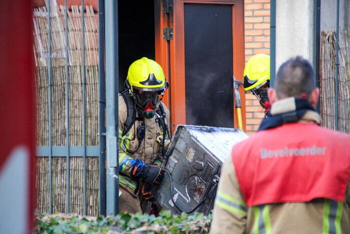Kortsluiting veroorzaakt felle brand in schuur