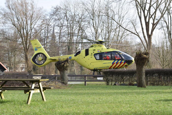 Peuter per traumaheli naar ziekenhuis na te water raking