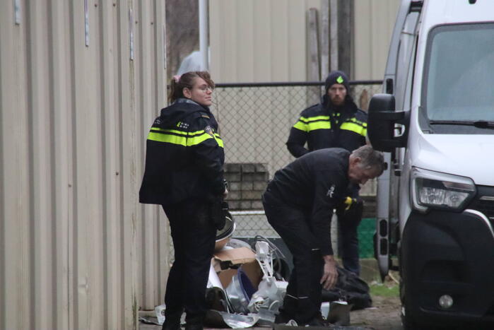 Politie neemt benodigdheden voor een wietplantage in beslag
