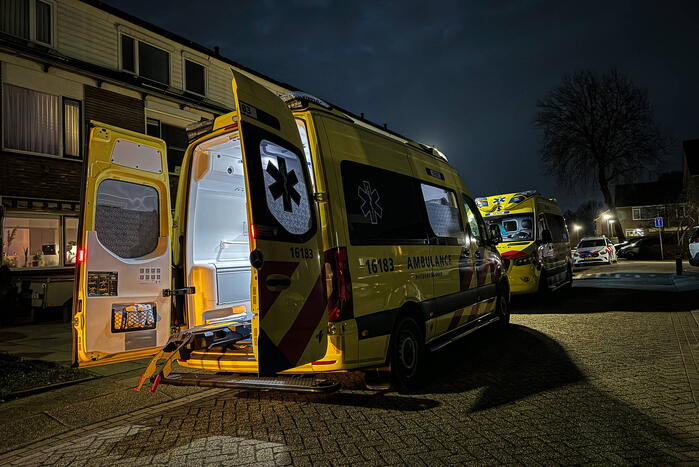 Traumahelikopter landt voor medische noodsituatie in huis