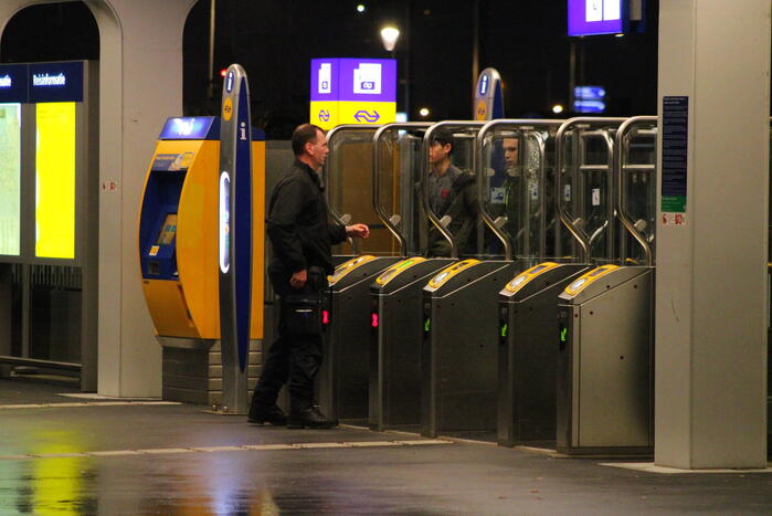 Politie lost schoten tijdens controle op treinstation