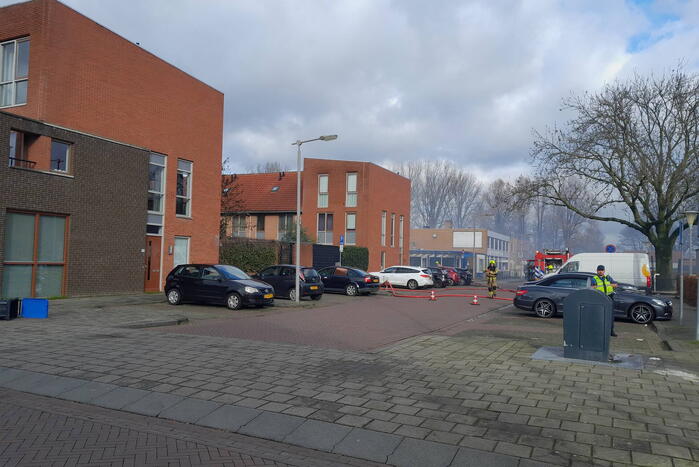 Enorme rookontwikkeling bij grote brand in industriepand