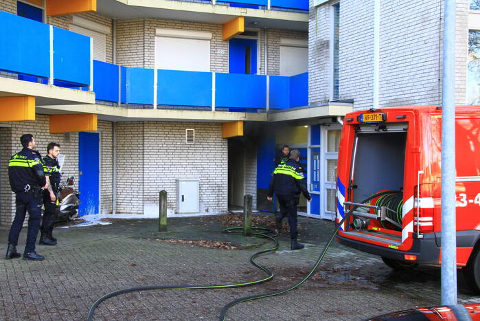 Rookontwikkeling bij brand in berging onder flat