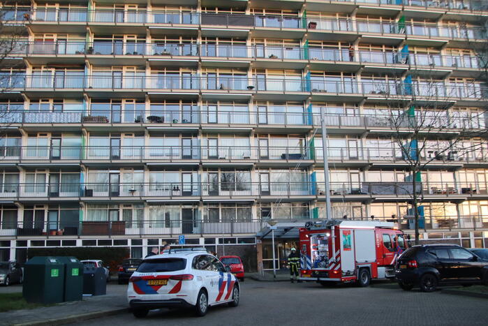 Bewoner behandeld na brand in flat