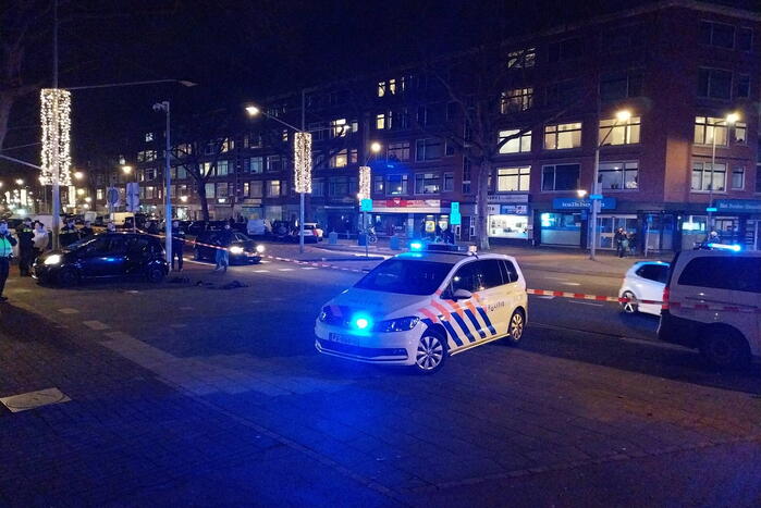 Gewonde bij schietpartij, twee verdachten gevlucht