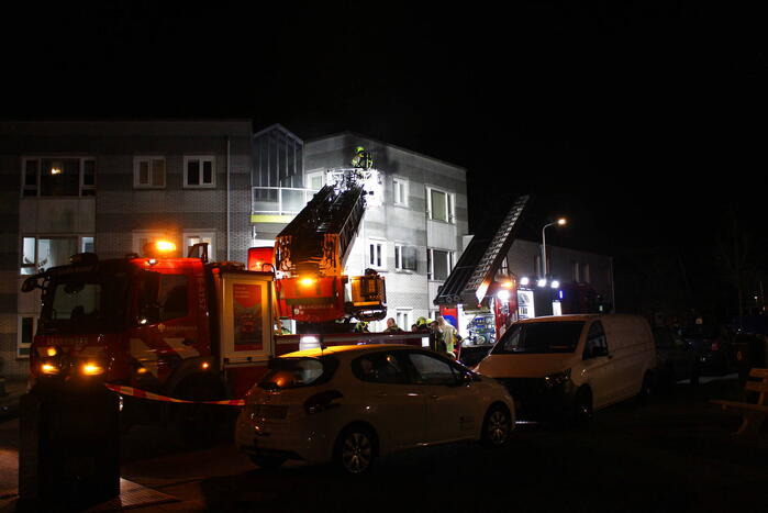 Persoon overleden bij woningbrand