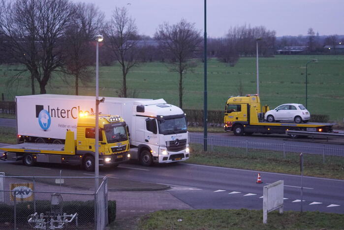 Schade bij ongeval tussen twee auto's