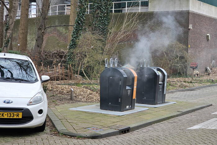 Brandweer blust ondergrondse plastic container
