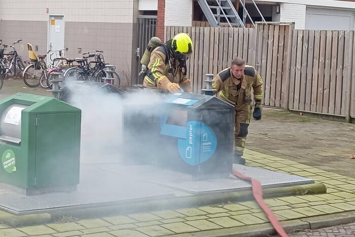 Veel rook bij brand in ondergrondse container