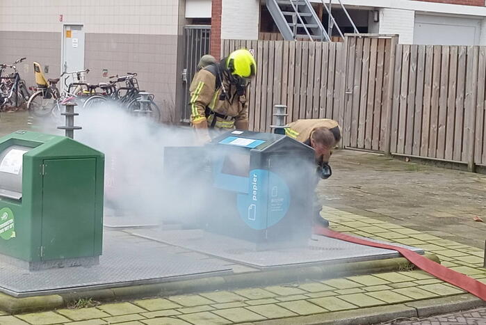 Veel rook bij brand in ondergrondse container