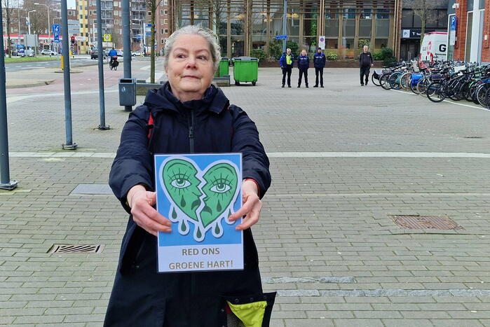Extinction Rebellion demonstreerd bij gemeentehuis