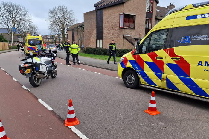Persoon op speedpedelec gewond bij botsing met auto