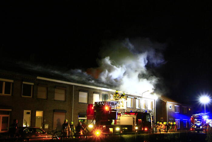 Woningen ontruimd door uitslaande brand