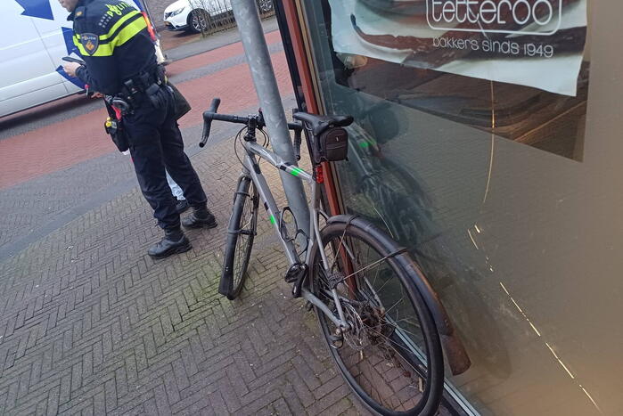 Wielrenner gewond bij botsing met bestelbus