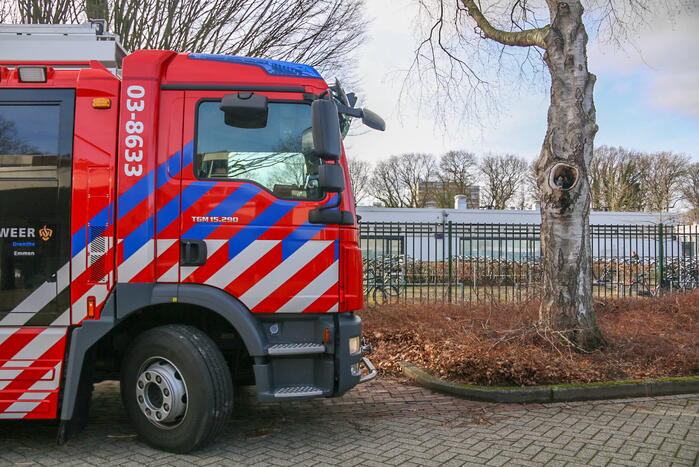 Meerdere leerlingen na drie uur uit lift bevrijdt