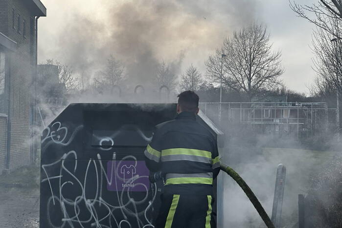 Textielcontainer vat vlam