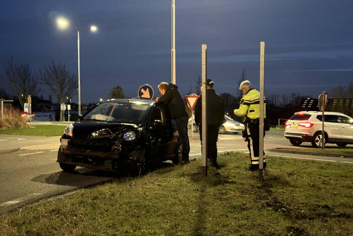 Schade bij ongeval tussen auto en kleine vrachtwagen