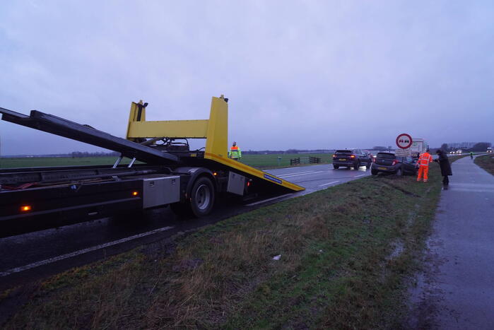 Verkeershinder na botsing tussen twee voertuigen