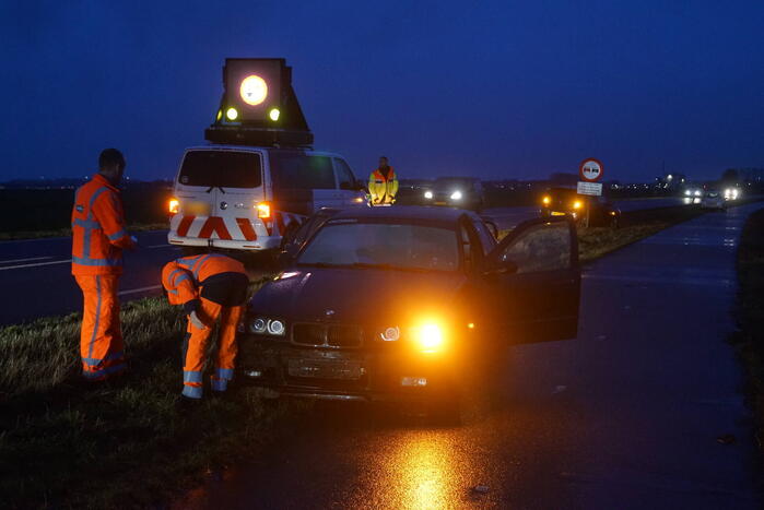 Verkeershinder na botsing tussen twee voertuigen