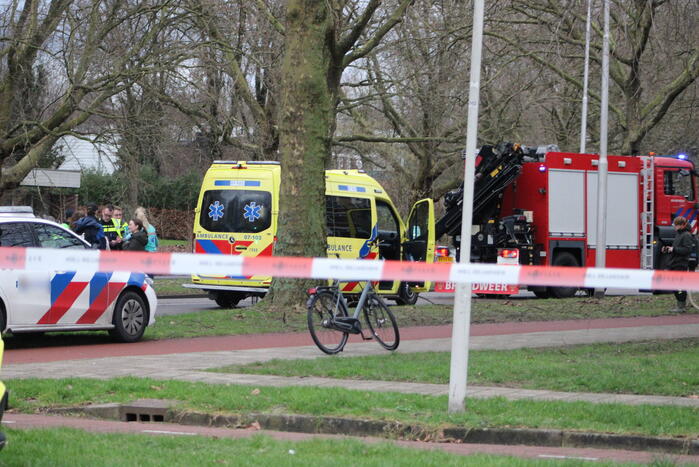 Fietser overleden bij aanrijding met lijnbus