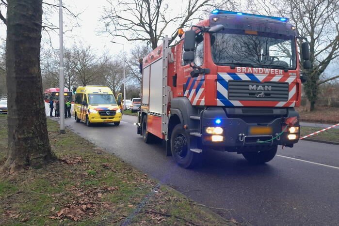 Fietser overleden bij aanrijding met lijnbus