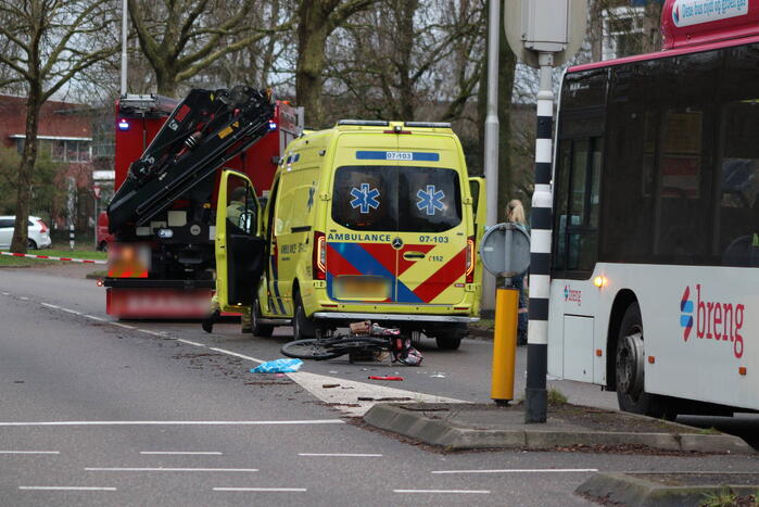 Fietser overleden bij aanrijding met lijnbus