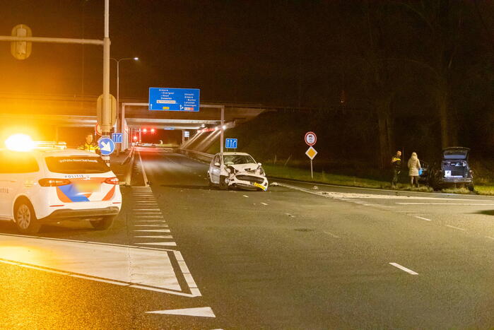 Veel schade bij botsing op kruising