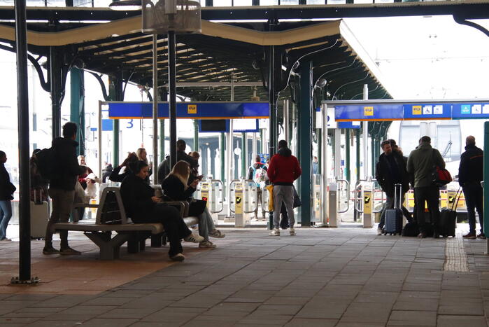 Geen treinverkeer en spoorweg geblokkeerd door stroomstoring