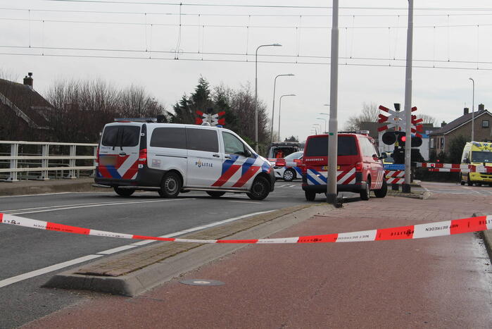 Treinverkeer gestremd en overgang gesloten na ongeval
