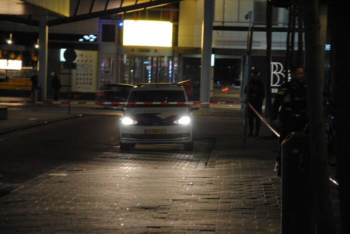 Onderzoek naar aangetroffen kogelgaten raam