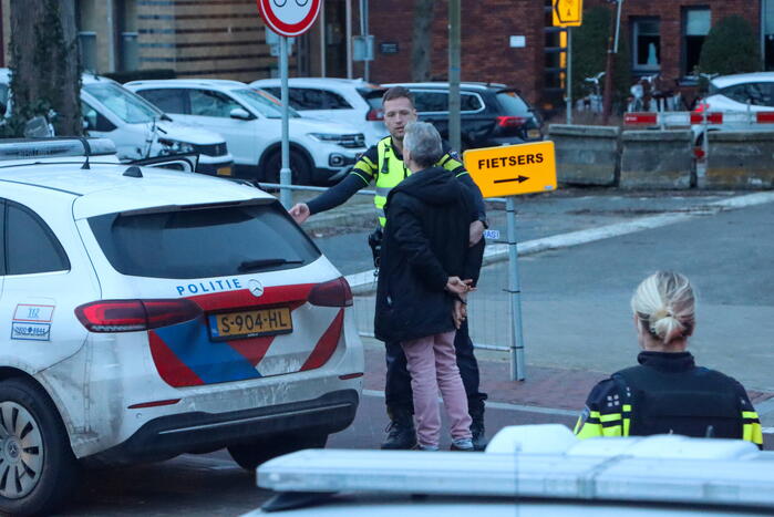 Arrestatieteam arresteert man na melding van wapen bij station